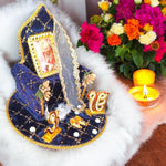 Guruji Darbar with Singhasan – Premium Teak Wood Base with Guruji Swaroop, Charan Paduka & Gold Plated Butterfly | Handcrafted Pooja Mandir Decoration for Home, Office & Spiritual Gifting
