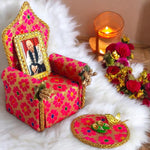 Guruji Darbar Includes Singhasan with Guruji Swaroop, Charan Paduka and Gold Plated Butterfly|Shukrana Blessings|Imported Wood|Fabric|Color : Pink & Multicolor Flowers, 12.7 x 12.7 Cm